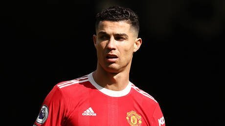 Ronaldo rendered a valuable service to Barcelona by making the final decision regarding Manchester United.

