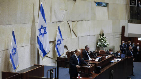 The Israeli Knesset overwhelmingly voted for self-dissolution in the first reading.

