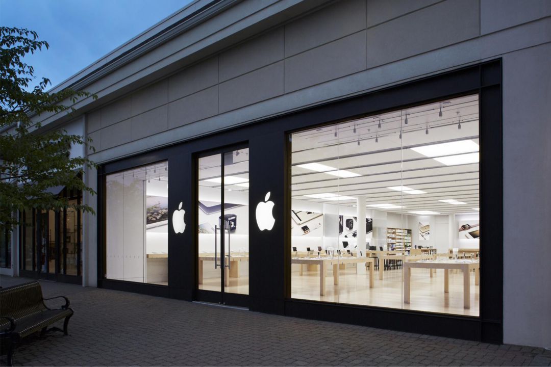 Apple's Last Store with the Original 2001 Entrance will Close Tomorrow For Renovation Work